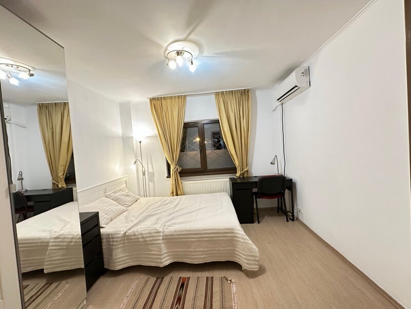 Aviatiei, apartament spatios cu 4 camere.